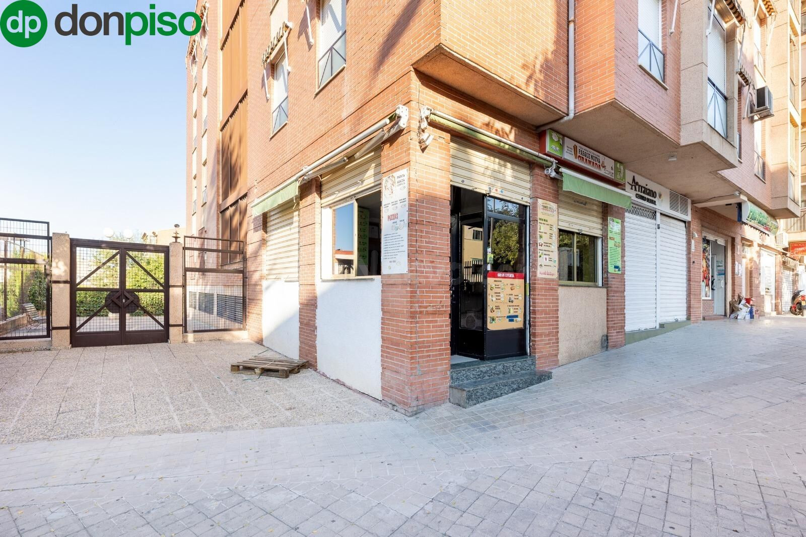 VENTA DE LOCAL EN URBANIZACION PARQUE NUEVA GRANADA (GRANADA)