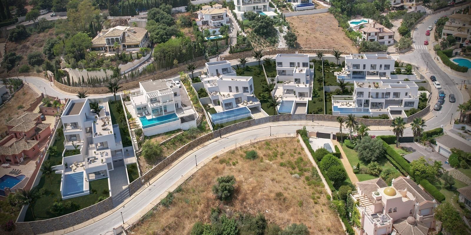 Villa de 4 dormitorios, 4 baños con vistas al mar. Santa María Golf, Elviria, Marbella Este