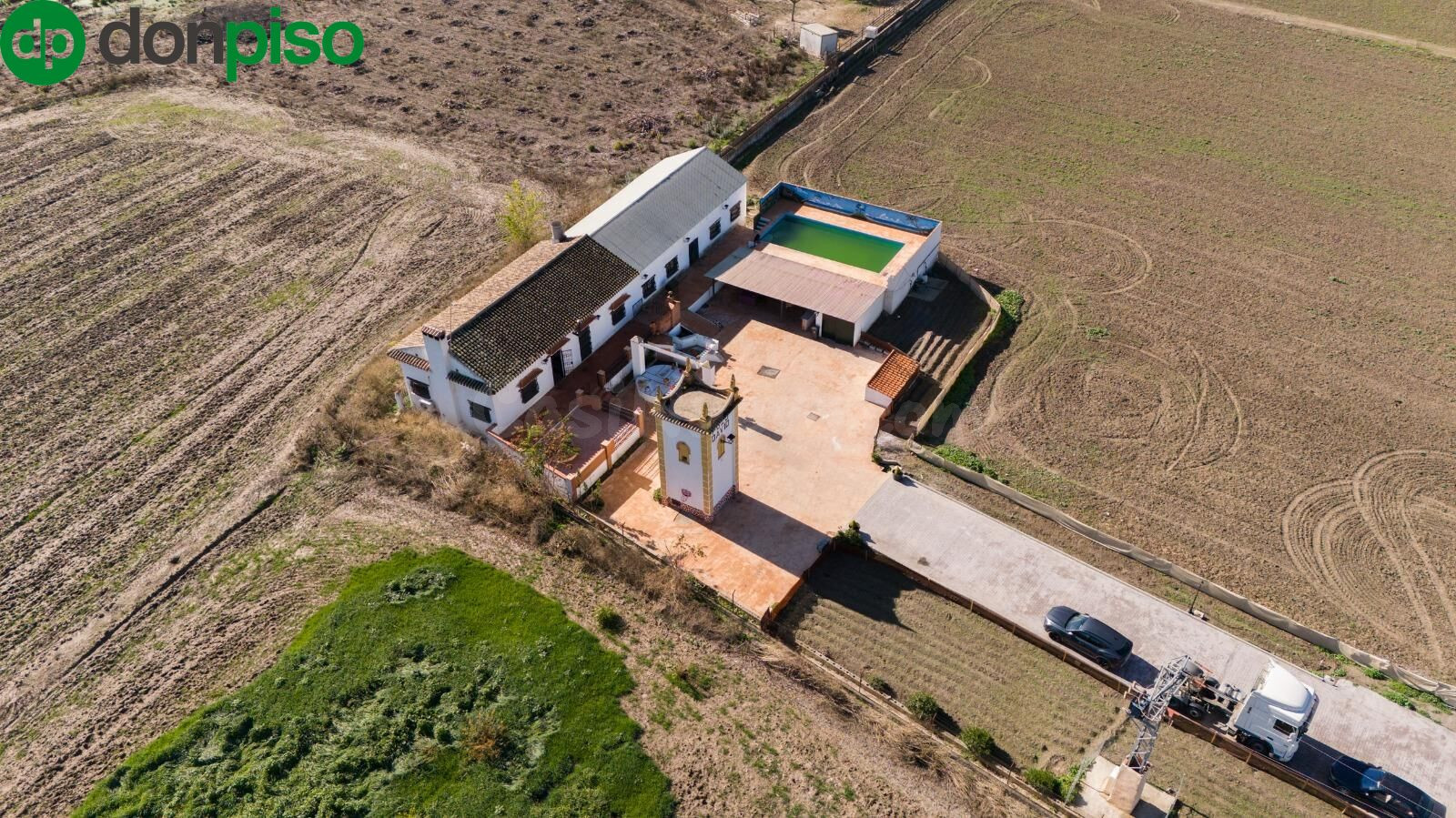 Cortijo grande más finca de 27000 metros