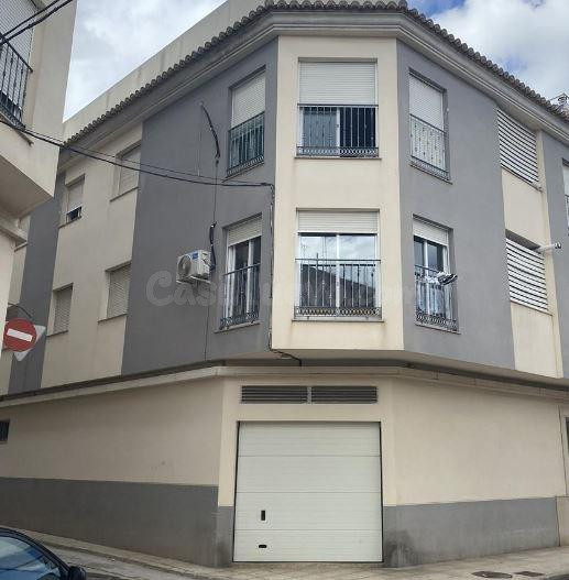 SE VENDE piso OKUPADO en Calle Lepanto Nº 56 Alzira (Valencia)