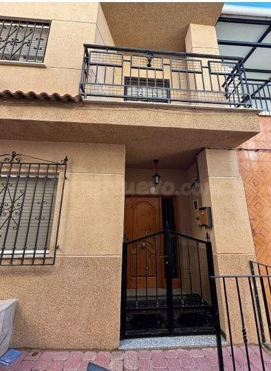 SE VENDE casa  OKUPA en C Rio Sil 4 de Lorca - foto 3