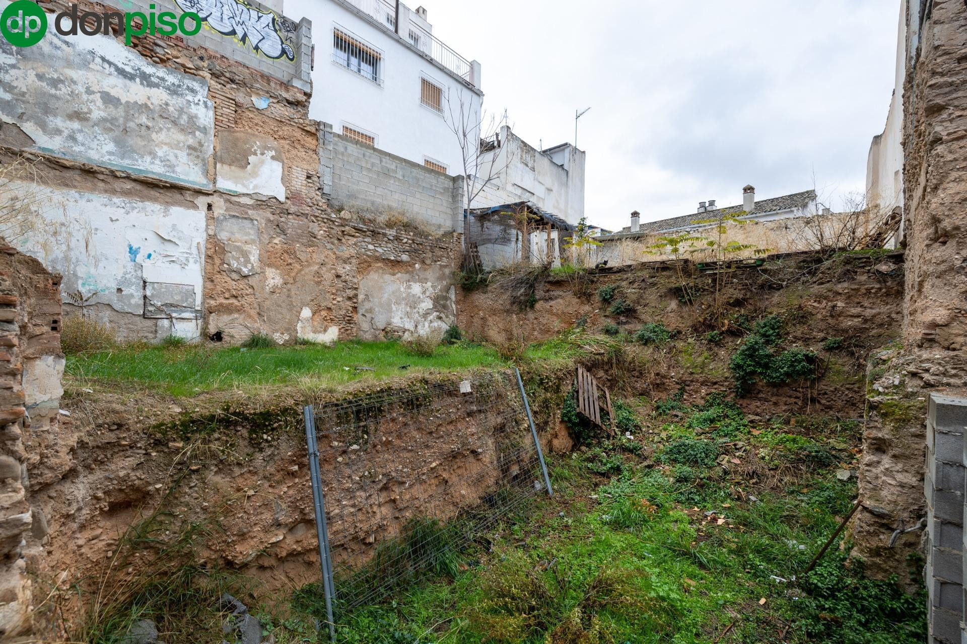SE VENDE TERRENO URBANO PLURIFAMILIAR ZONA REAL DE CARTUJA Y JARDINES DEL TRIUNFO