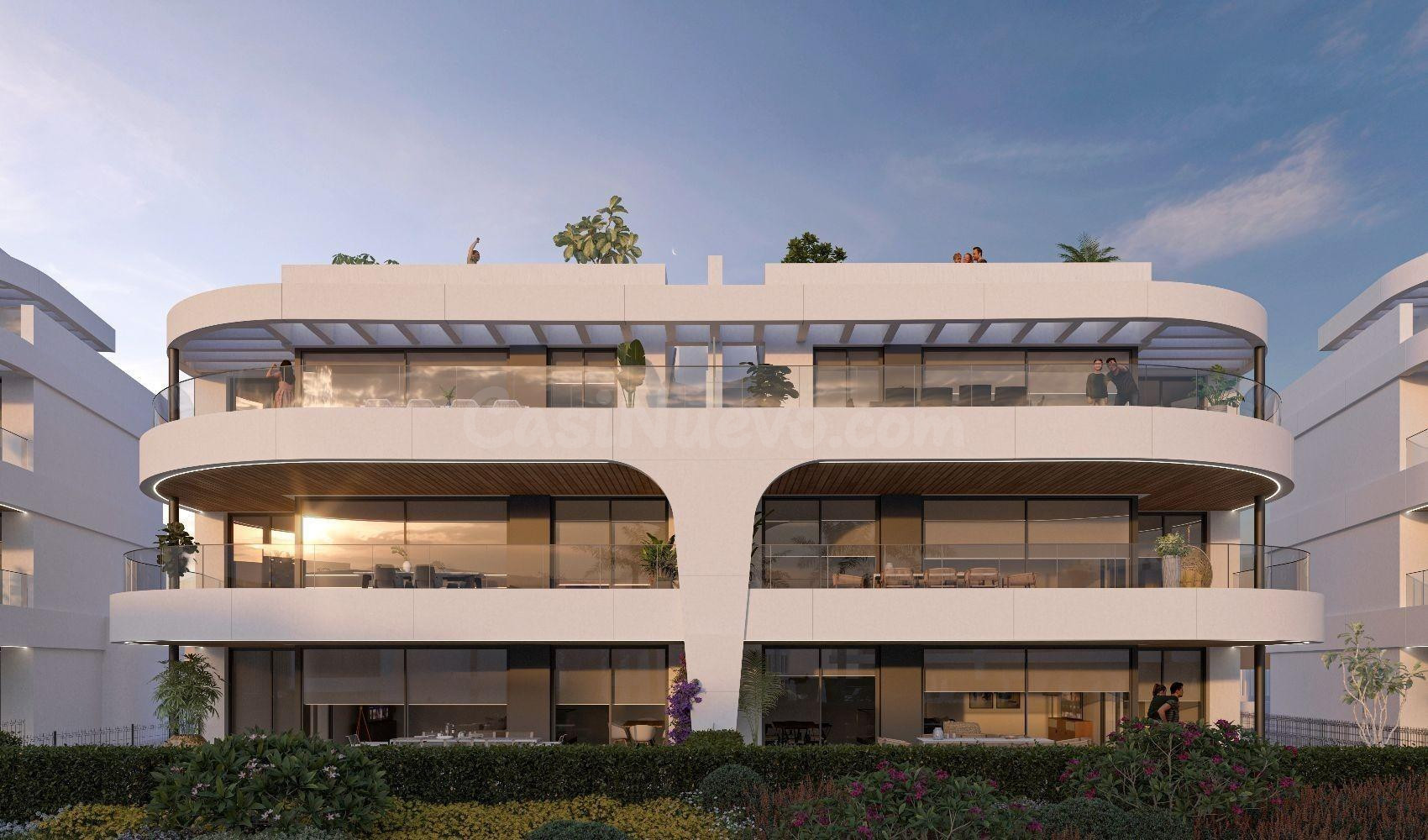 Ático de 3 dormitorios y 3 baños con vistas al mar. Atalaya Golf, Estepona