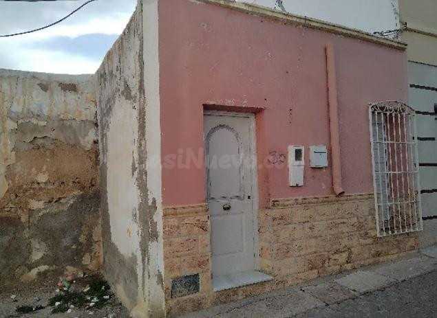 SE VENDE casa  OKUPA en C San Nicolas  de Alhama de Almería
