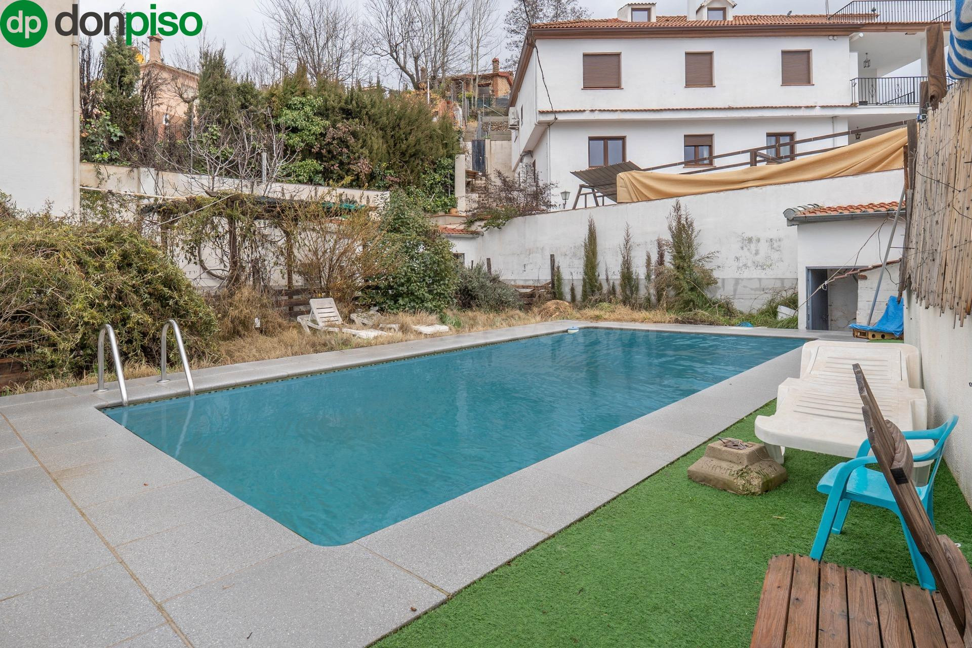 Casa independiente con piscina y vistas a Sierra Nevada en H