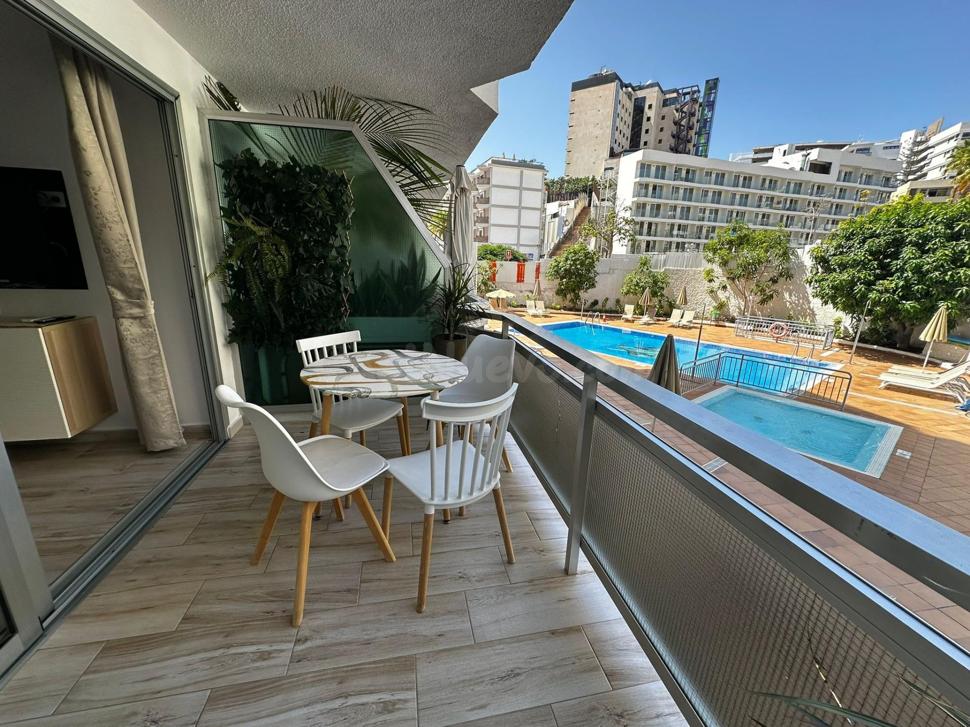 A dos pasos de la playa, apartamento reformado disponible para alquilar.