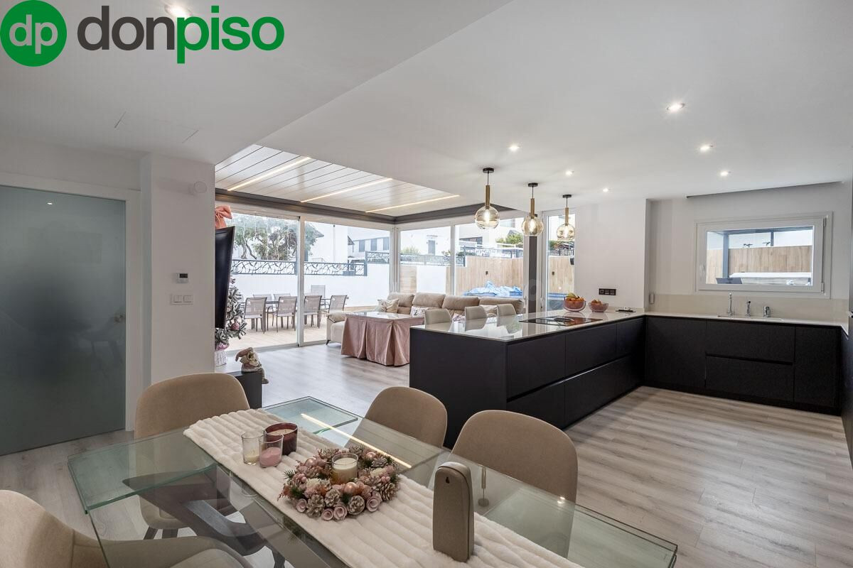 Exclusiva casa en Loma Verde