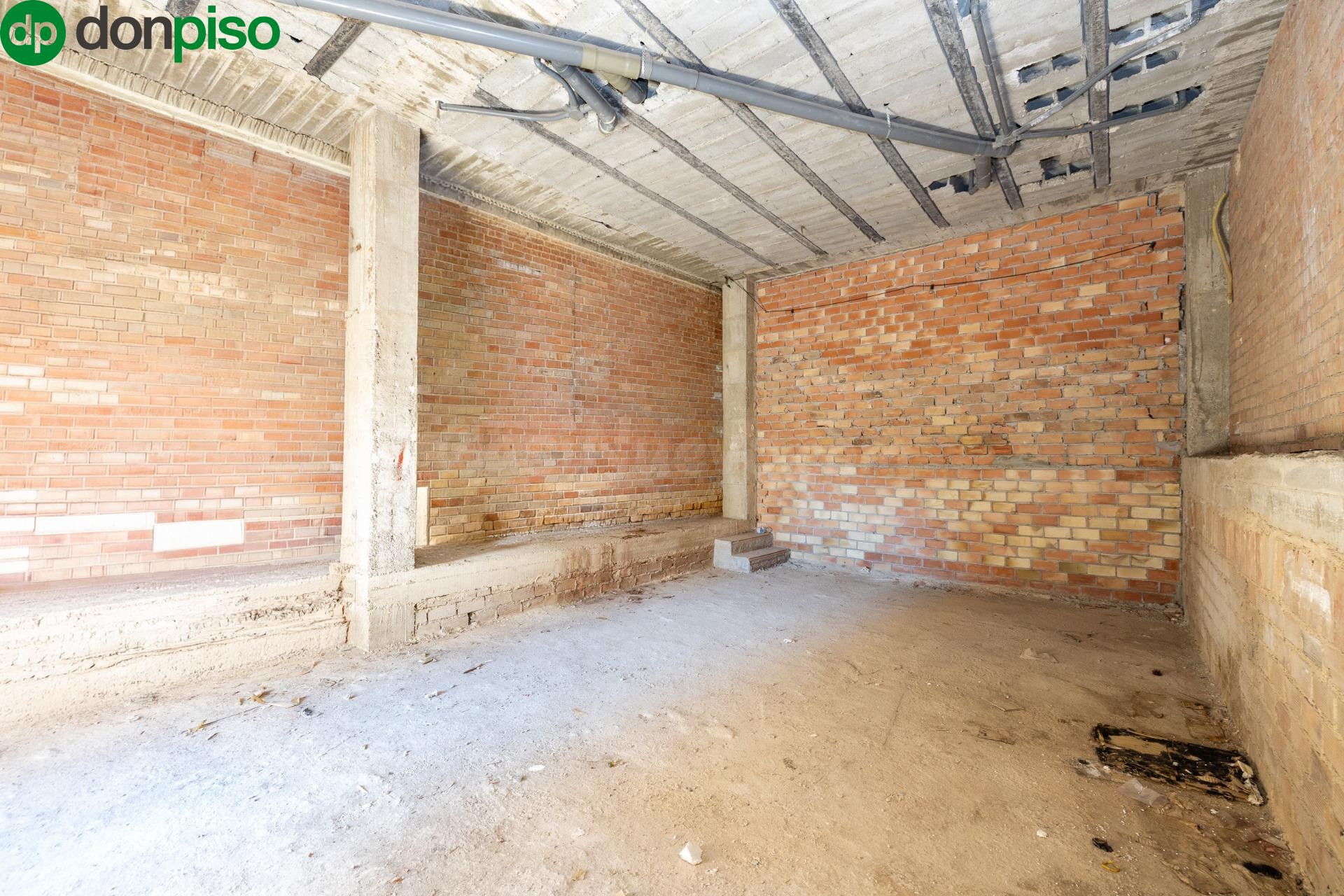 Local comercial  con posibilidad de cambio de uso a vivienda - foto 5