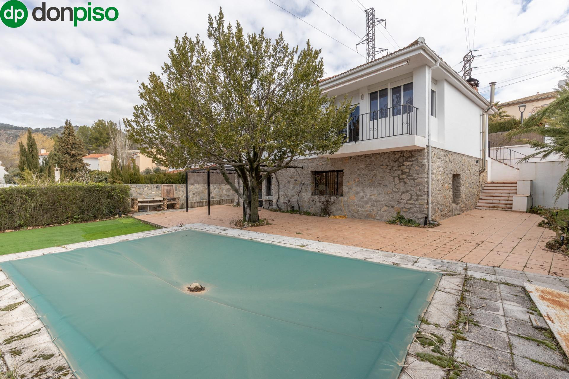 ESPECTACULAR CASA CON LICENCIA TURISTICA EN HUETOR SANTILLAN