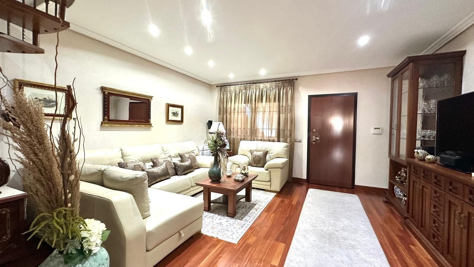 Casa 4 habitaciones 260m² en venta - La siesta