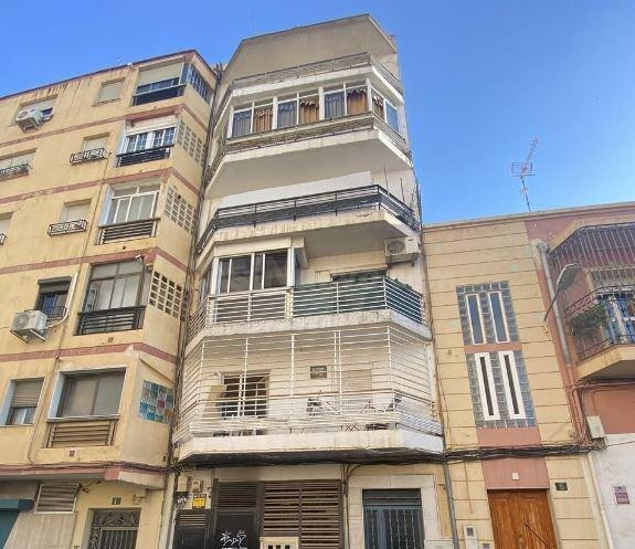 SE VENDE piso OKUPA en C HUMILLADERO 3 de Almería