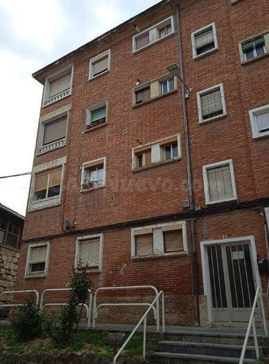 SE VENDE piso OKUPA en C Camino De Logroño 1 de Estella/Liz - foto 2