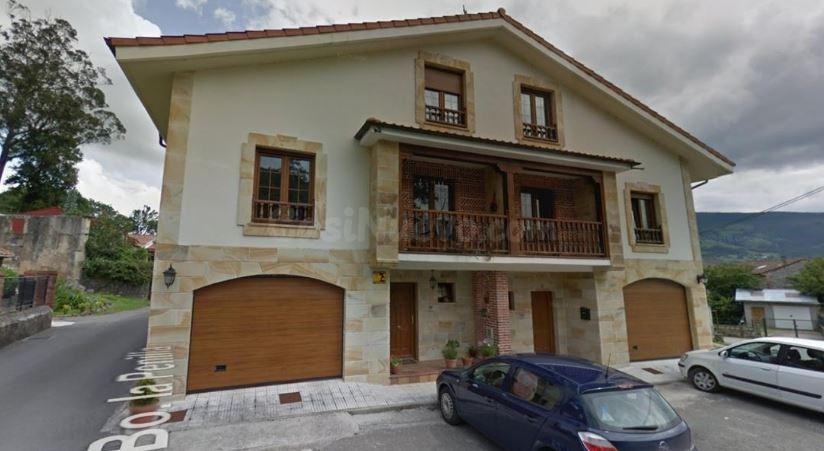 SE VENDE casa adosada OKUPA en C Penilla 137 de Santa María  - foto 2