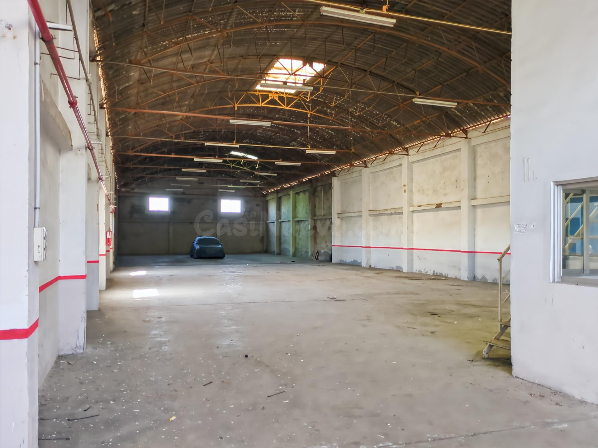 Amplia Nave Industrial en Puerto de Sagunto - Gran Oportunid