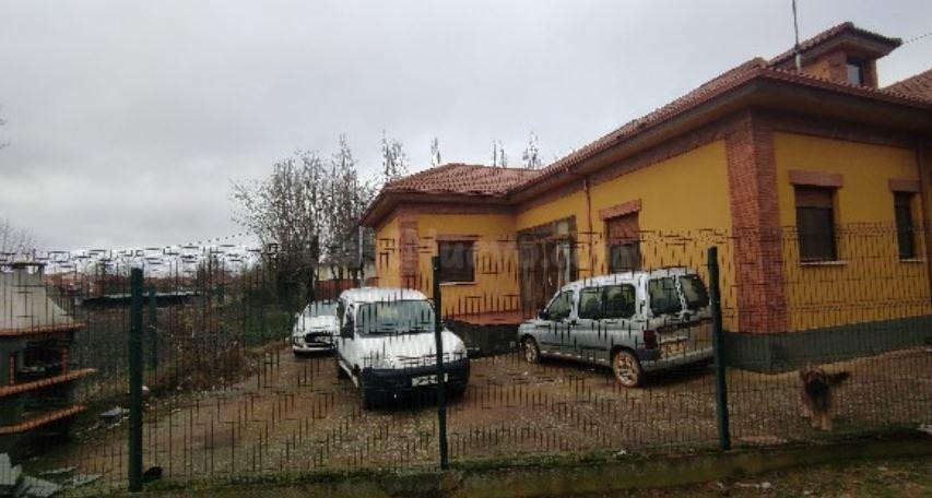 SE VENDE casa  OKUPA en C Leon  de Gordaliza del Pino - foto 3