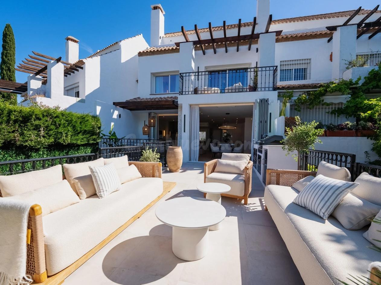 VILLA DE LUJO EN LA MILLA DE ORO MARBELLA A UN PASO DE LA PLAYA