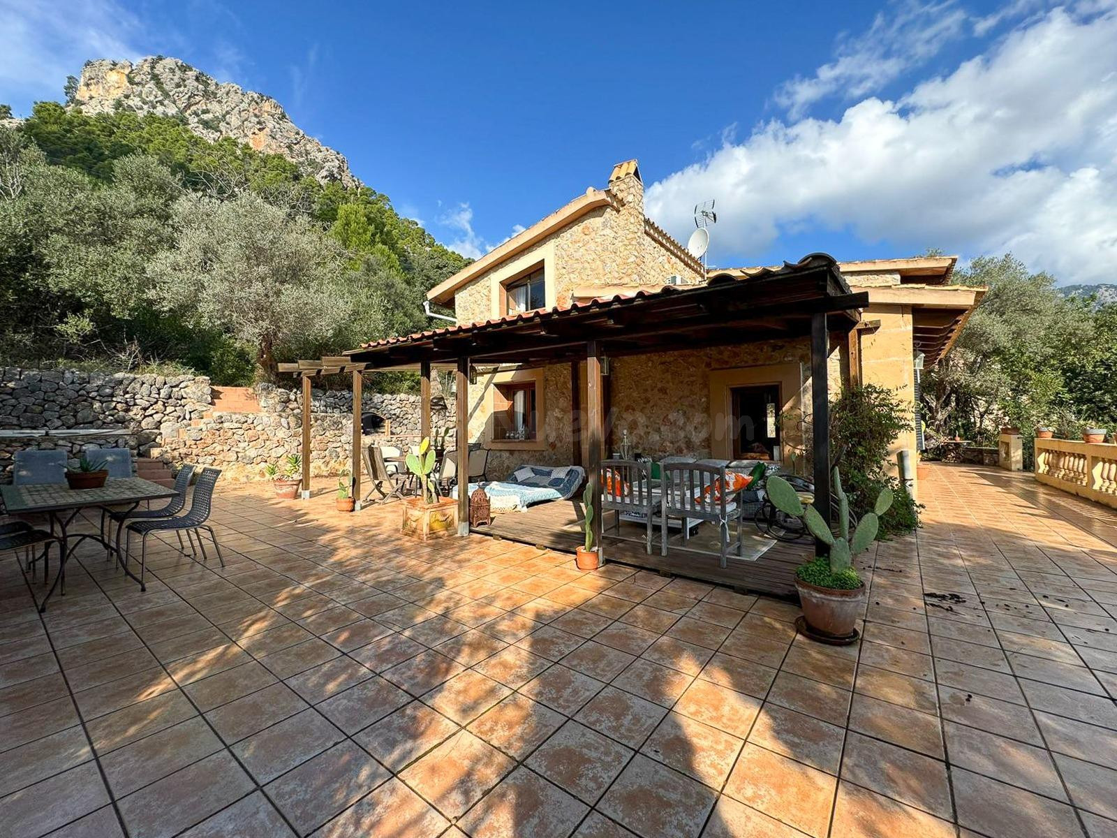 PRECIOSO CHALET CON PISCINA EN BUNYOLA - foto 4