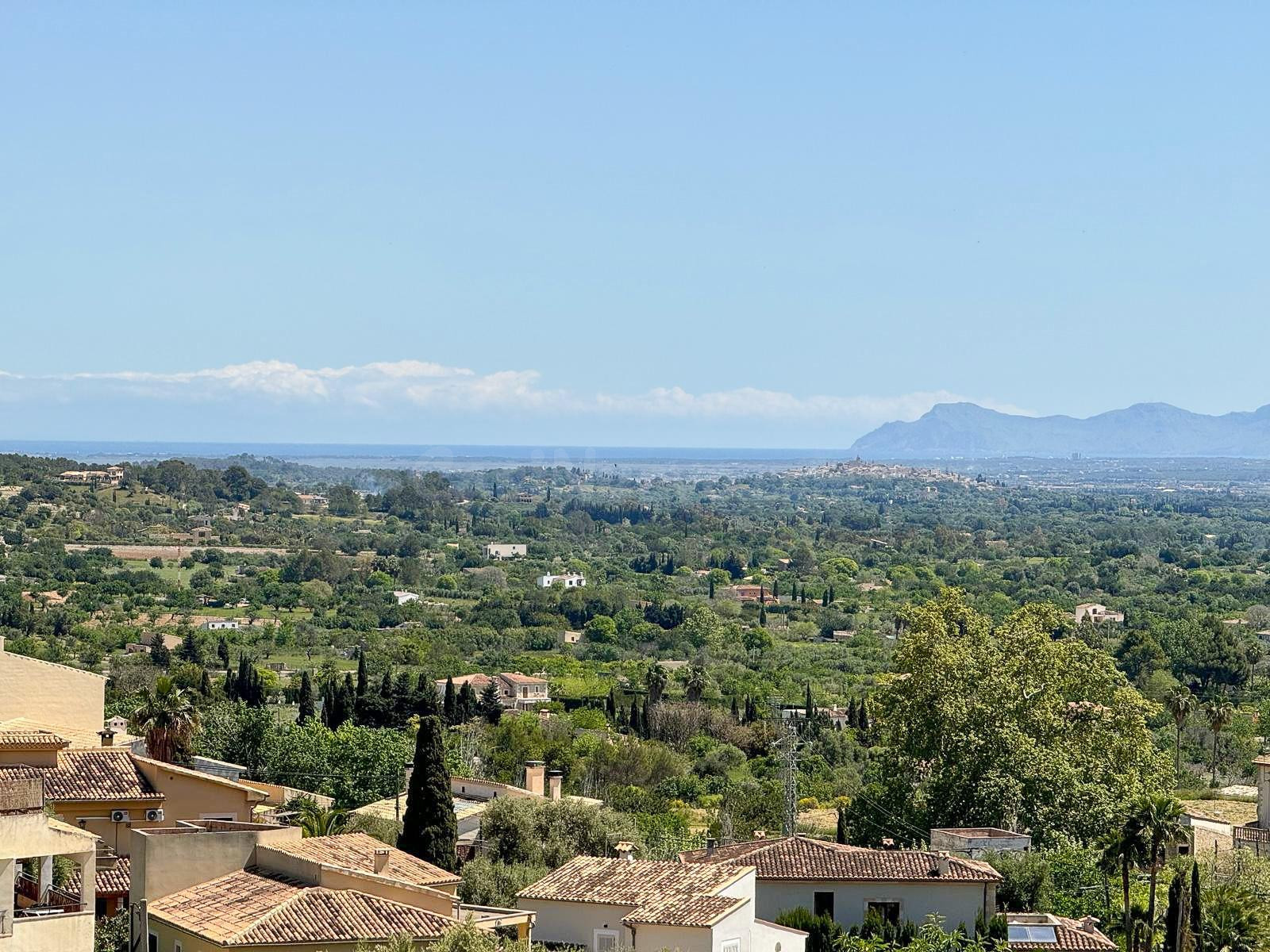 PRIMER PISO EN SELVA CON TERRAZA Y VISTAS