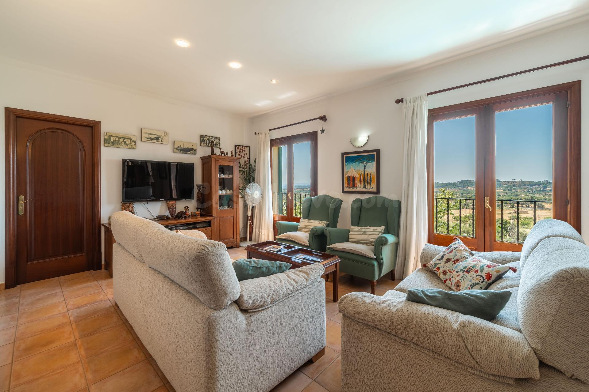 PRECIOSO CHALET DE ESTILO MEDITERRANEO EN EL PUEBLO DE SELVA - foto 4