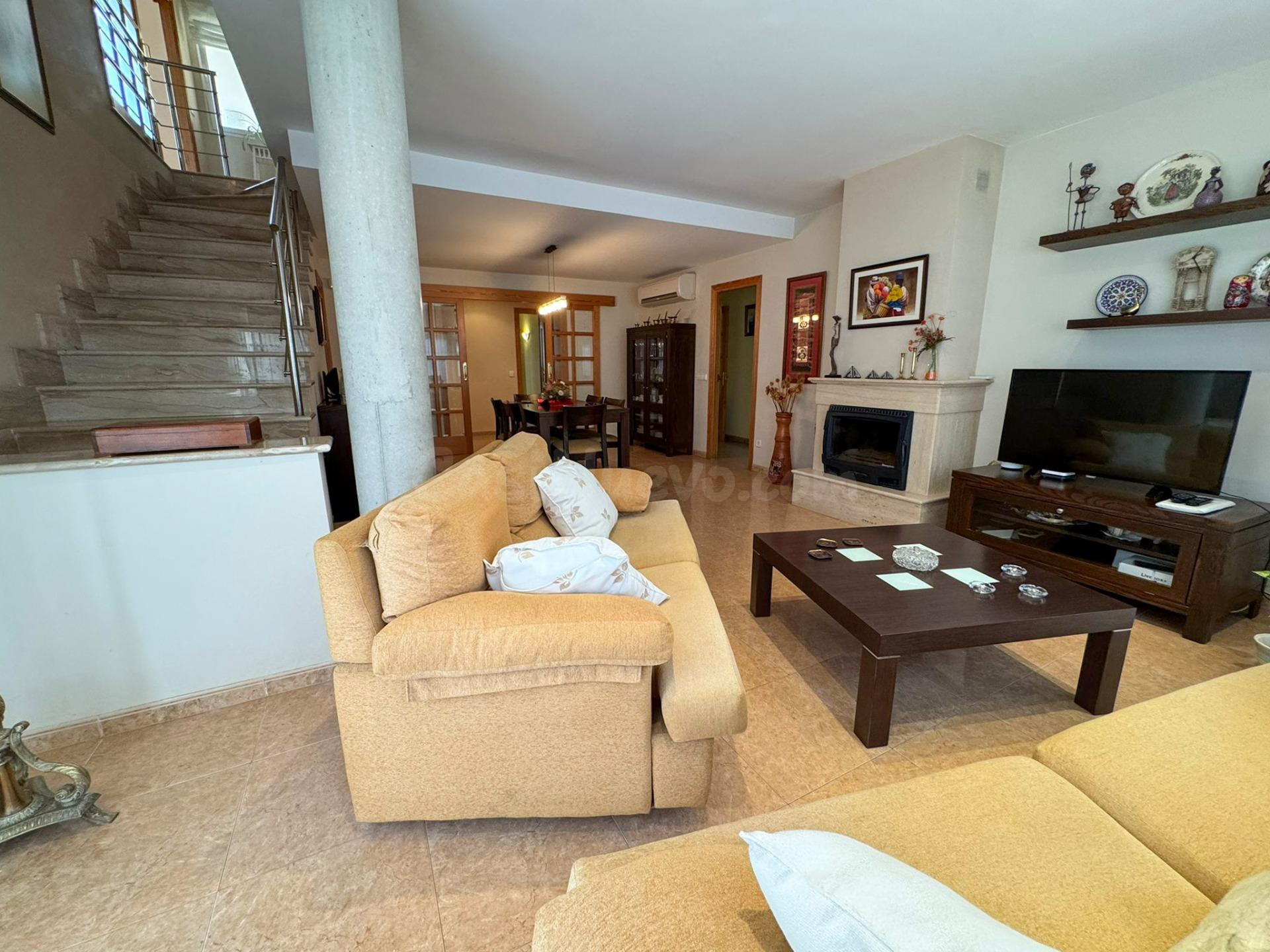 ESPECTACULAR CHALET TIPO DÚPLEX CON VARIAS TERRAZAS Y GARAJE - foto 5