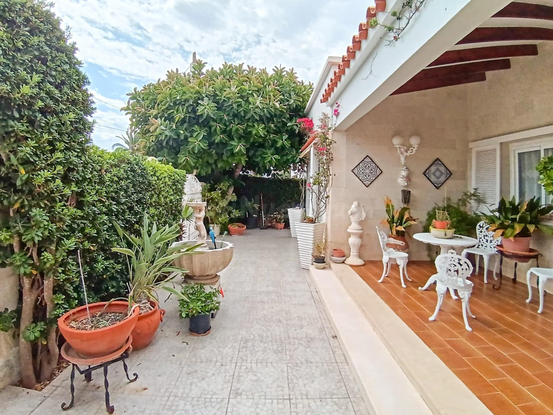 Acogedor Chalet en Planta Baja en San Oleo