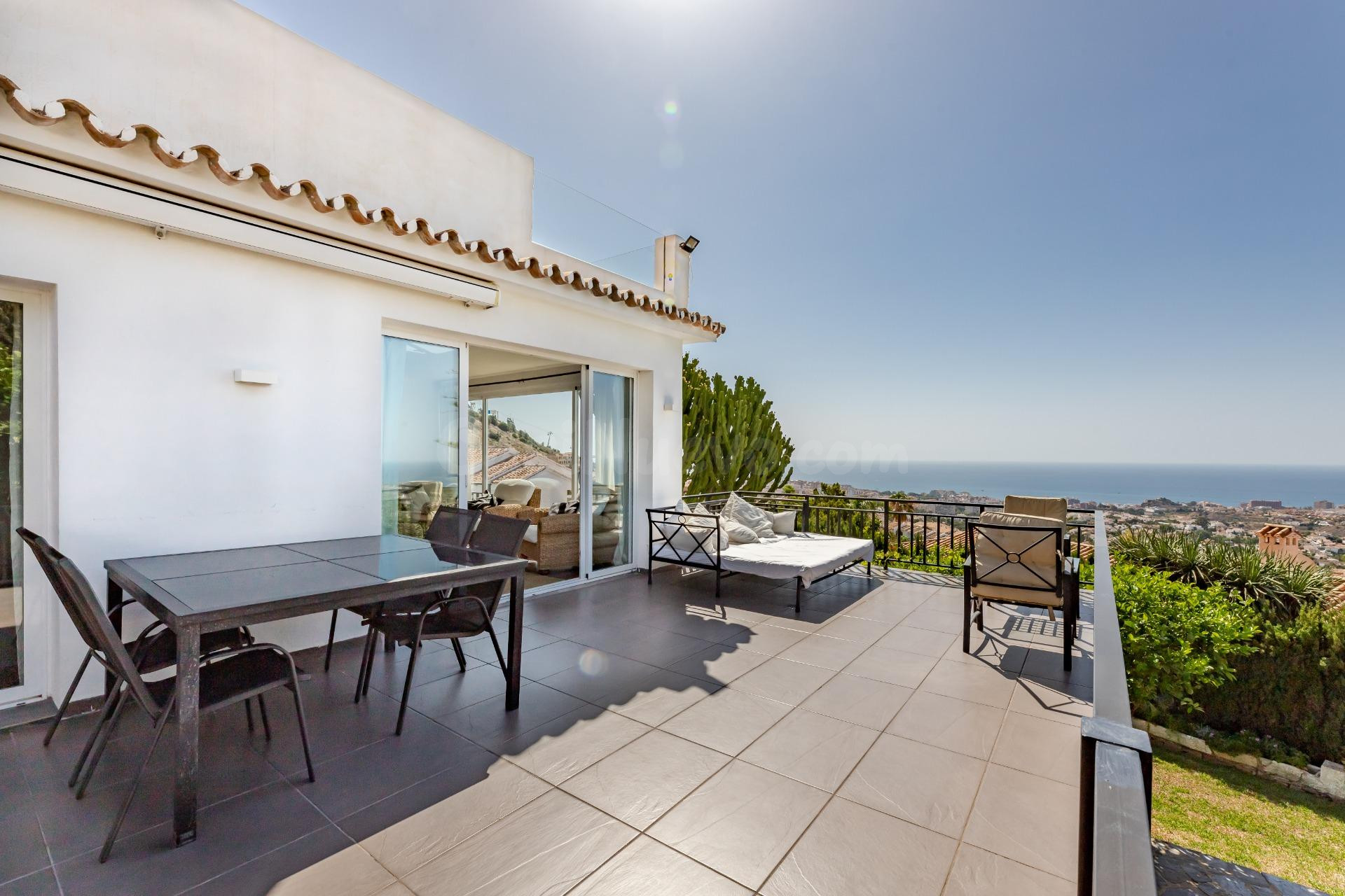 Casa con impresionantes  vistas al mar y