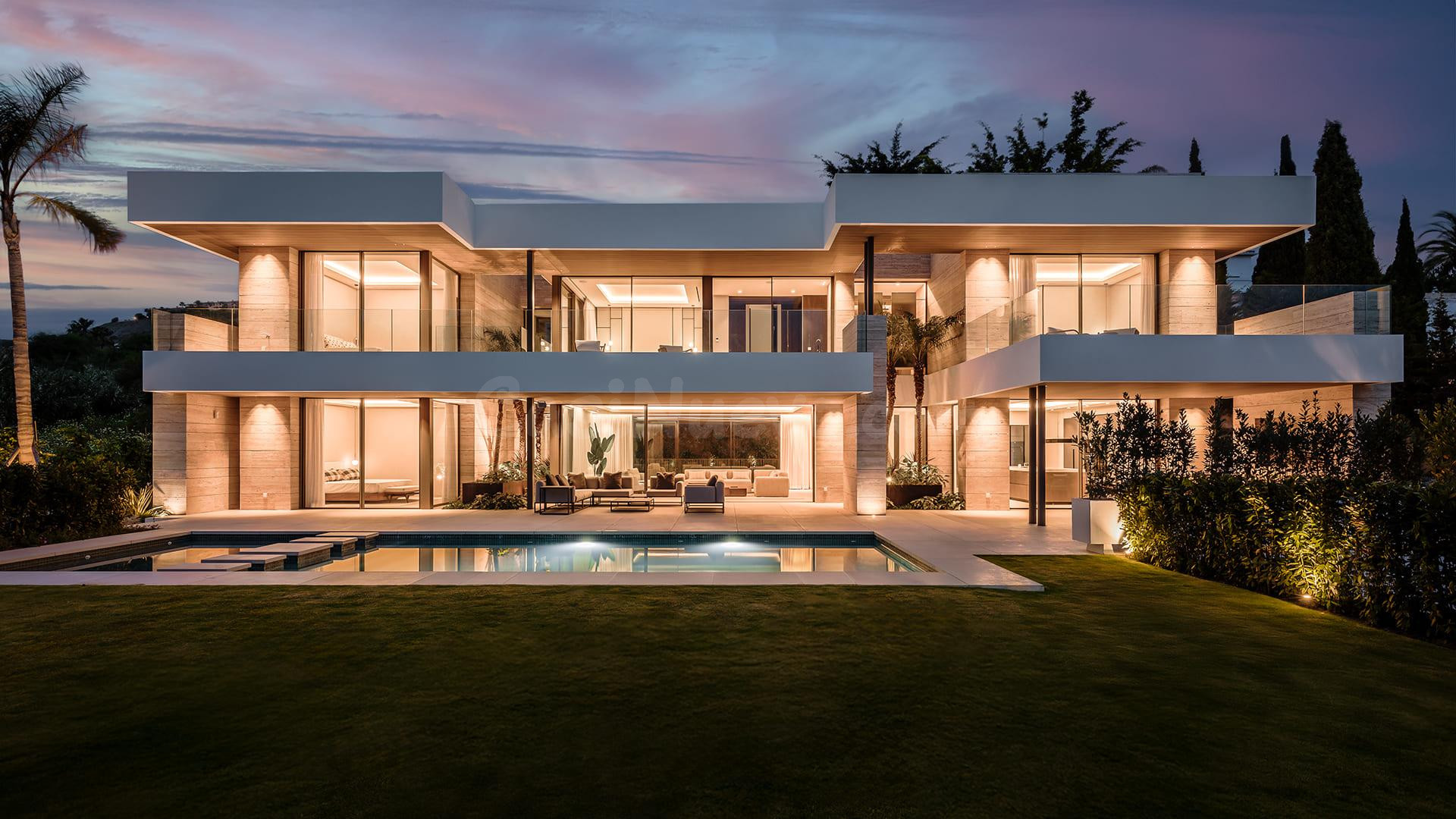 NUEVA VILLA DE LUJO