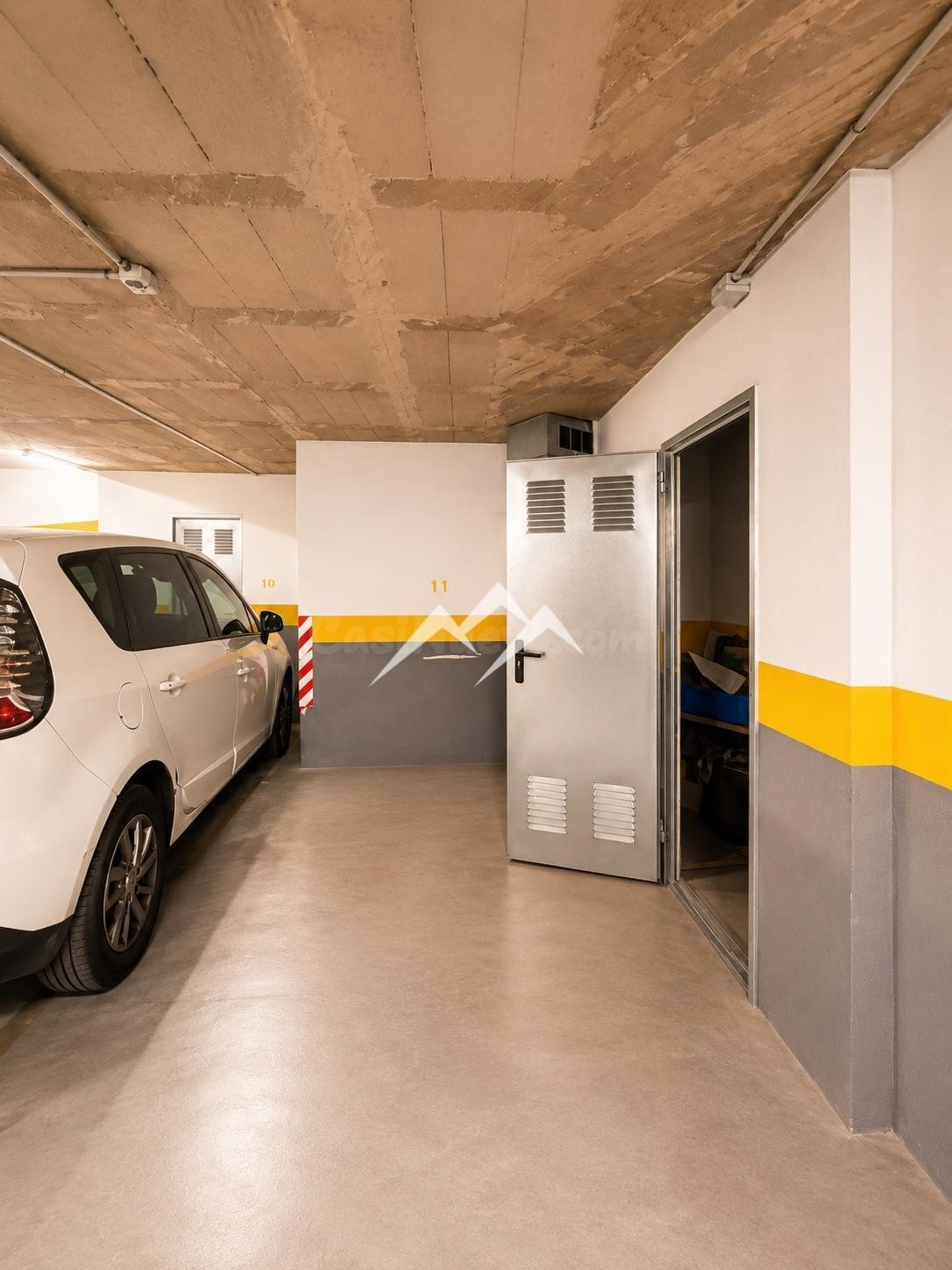 Se vende plaza de aparcamiento con trastero en Palma - foto 5