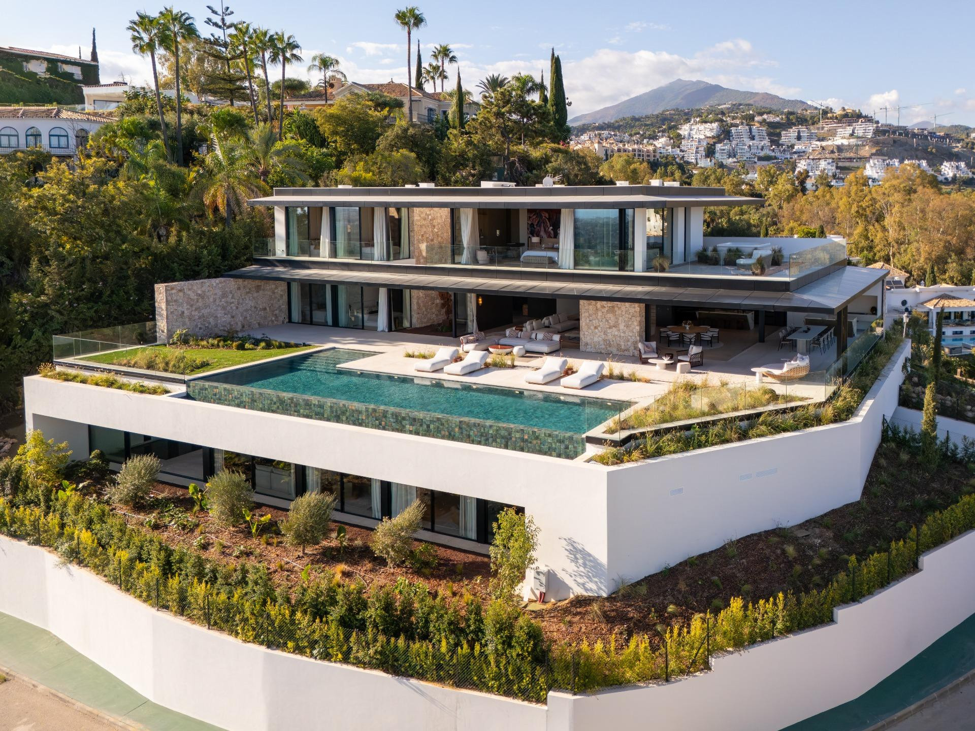 VILLA DE LUJO CON VISTAS IMPRESIONANTES