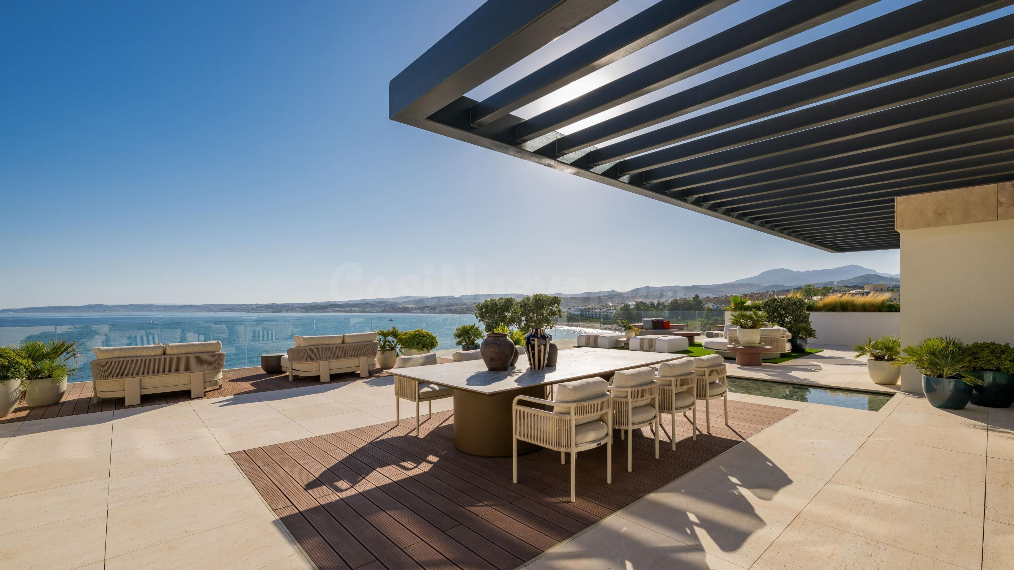 APARTAMENTO DE LUJO A PIE DE PLAYA CON VISTAS AL MAR