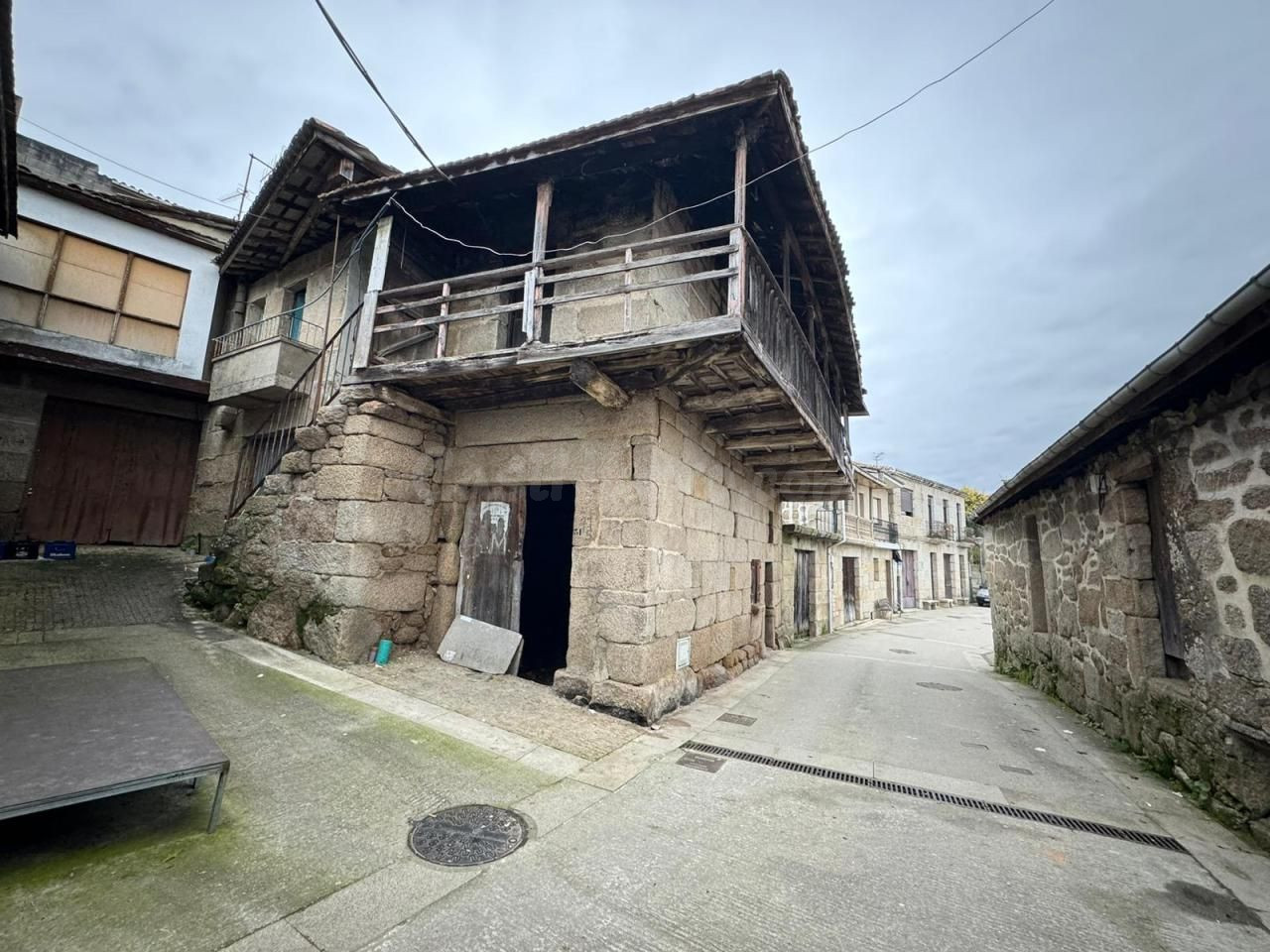 EN EXCLUSIVA: SE VENDE CASA EN EL CENTRO DE MOREIRAS - foto 2