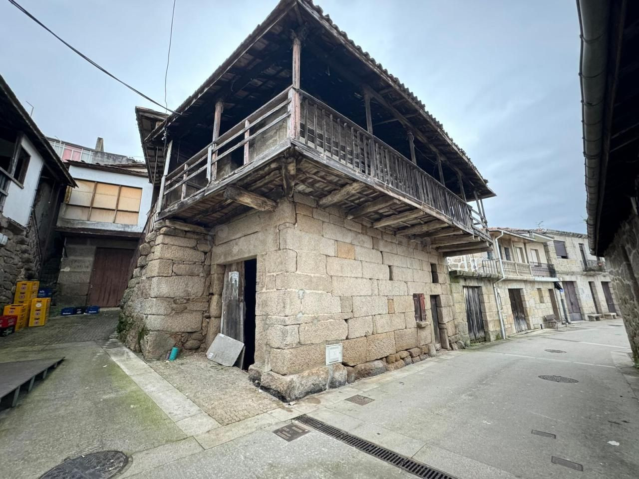 EN EXCLUSIVA: SE VENDE CASA EN EL CENTRO DE MOREIRAS - foto 3