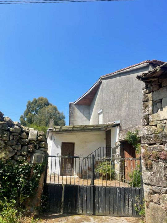 CASA CON FINCA DE 1.200M2 Y MULTIPLES POSIBILIDADES!!