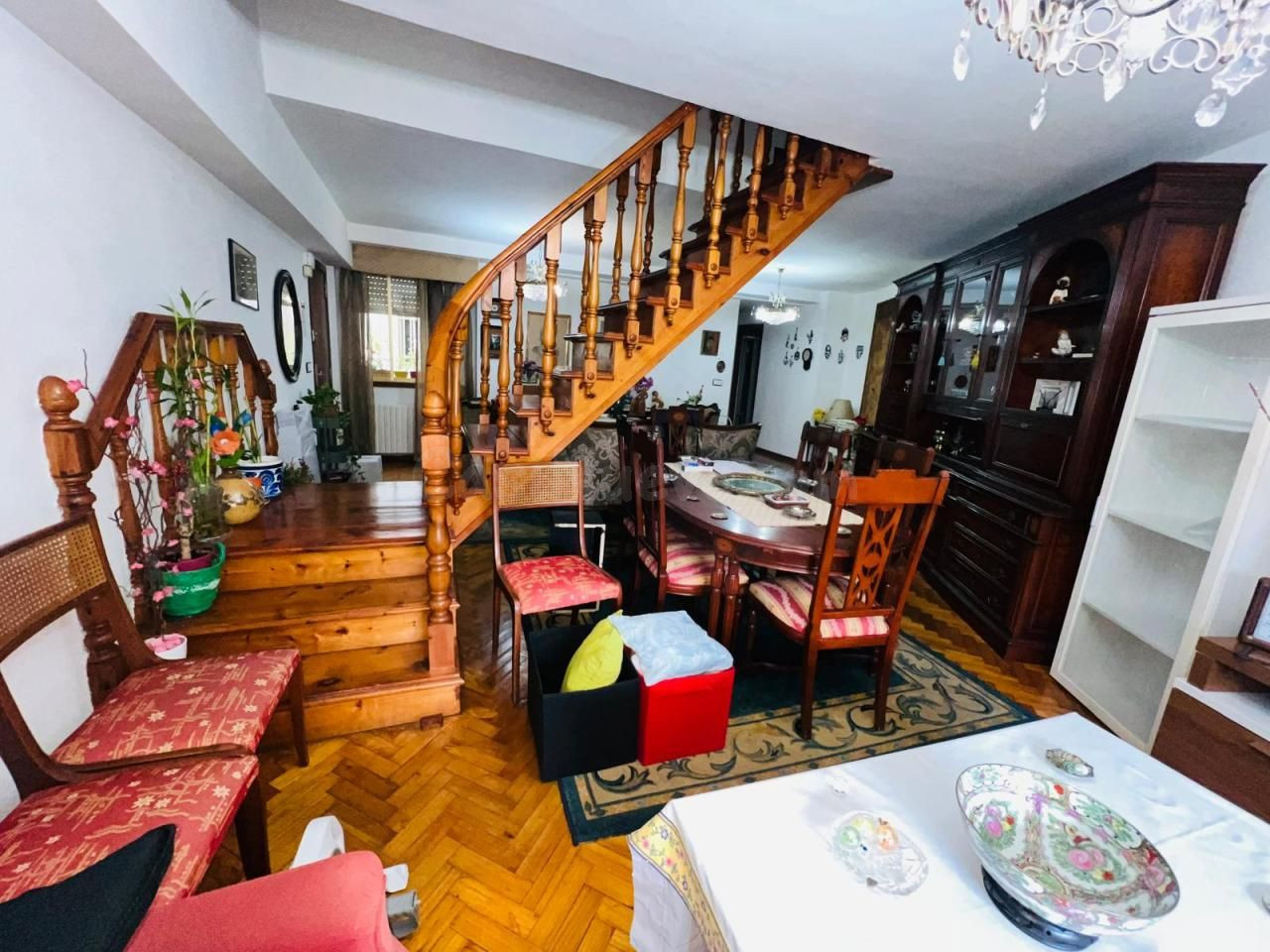 DUPLEX CENTRICO CON GARAJE Y SERVICIO DE PORTERIA