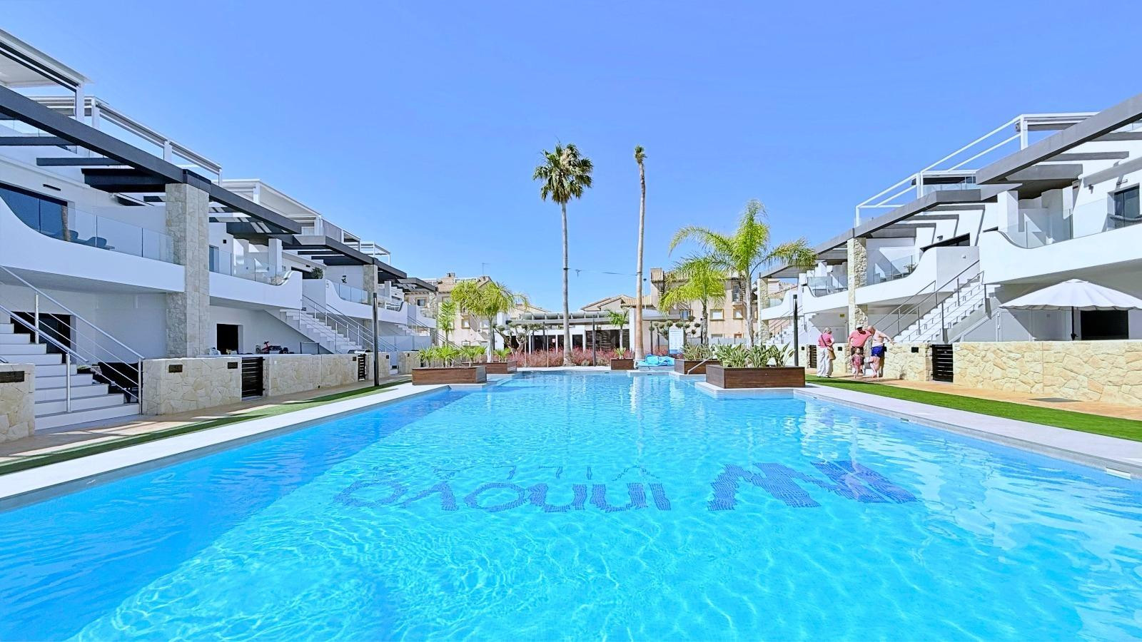 Ático moderno con solárium privado en la azotea en Punta Pri - foto 3