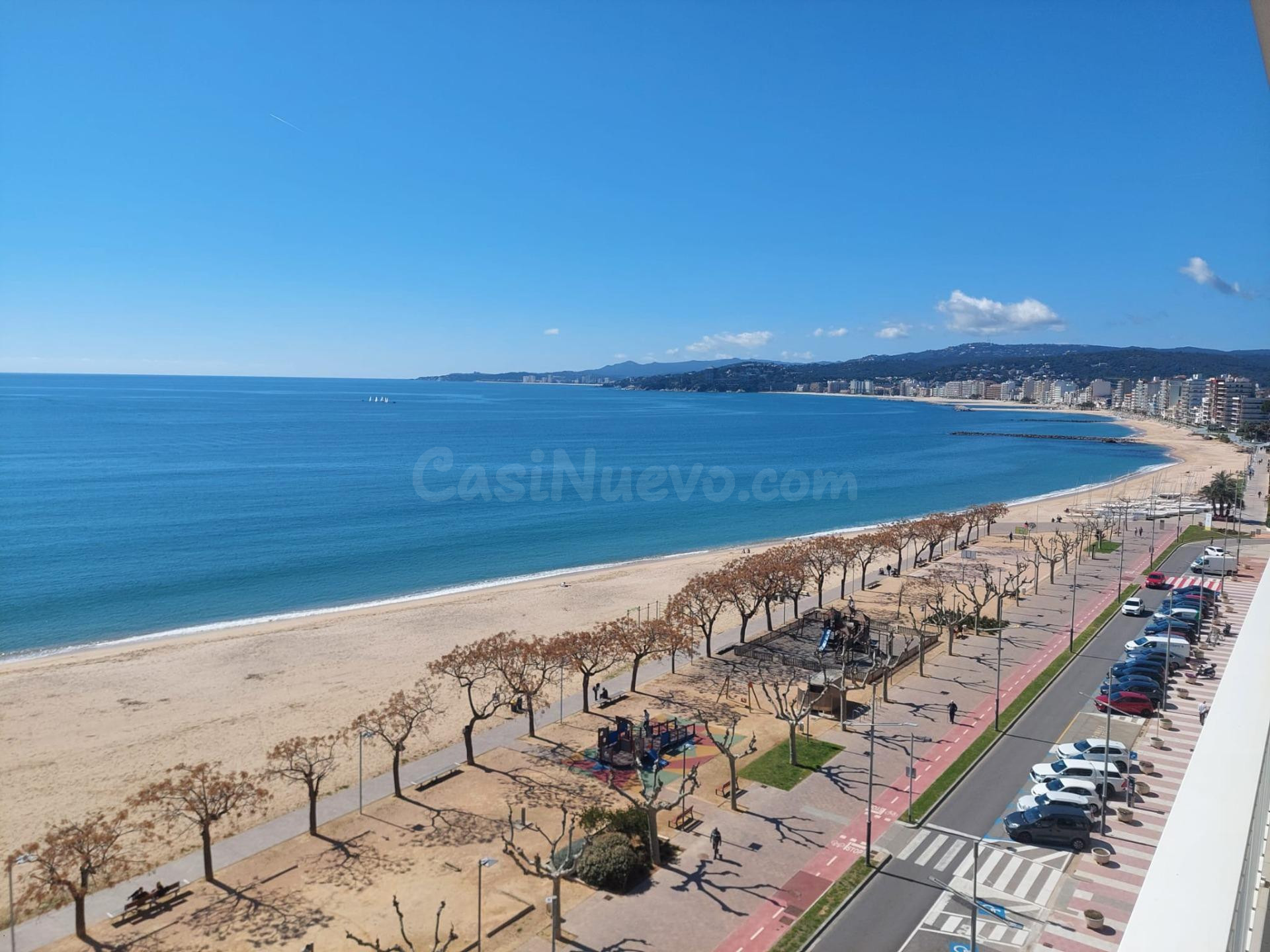 PALAMÓS: PISO A 1a LÍNEA DE MAR CON TERRAZA DE 25 M2 - foto 2