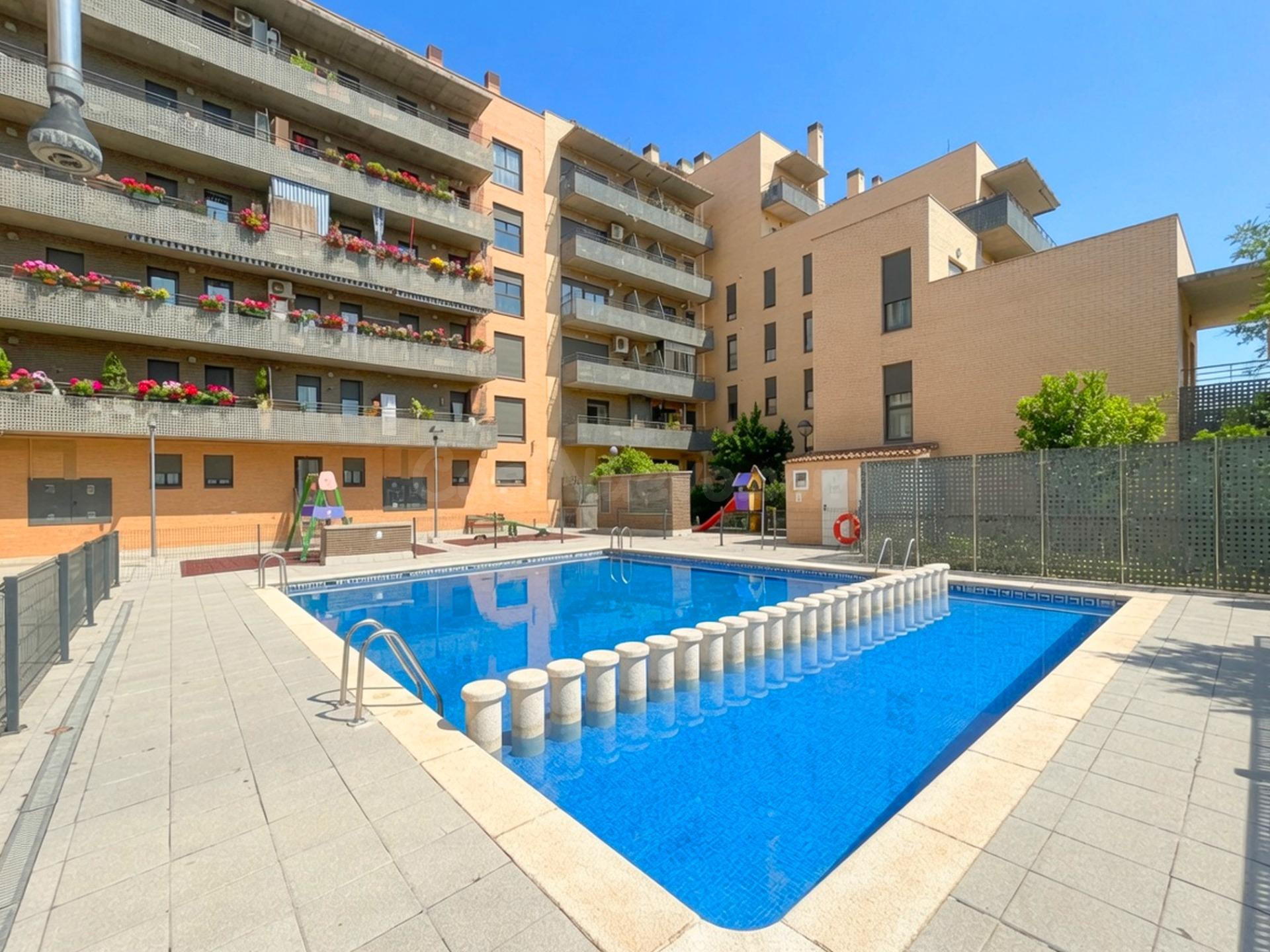 SE VENDE ÁTICO DUPLEX REFORMADO CON PISCINA, GARAJE Y TRASTERO - CUARTE DE HUERVA - ZARAGOZA