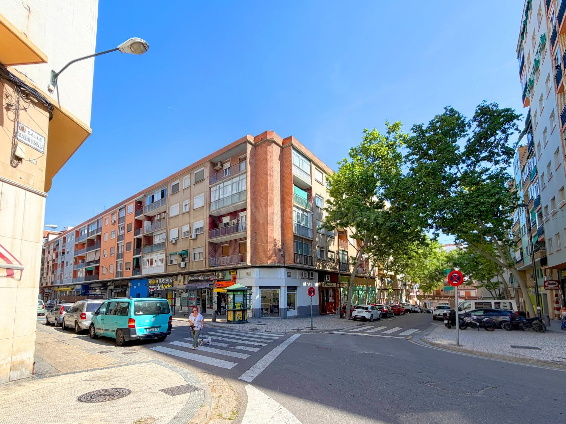SE VENDE PISO DE CUATRO DORMITORIOS PARA REFORMAR JUNTO A AV. SAN JOSÉ - ZARAGOZA
