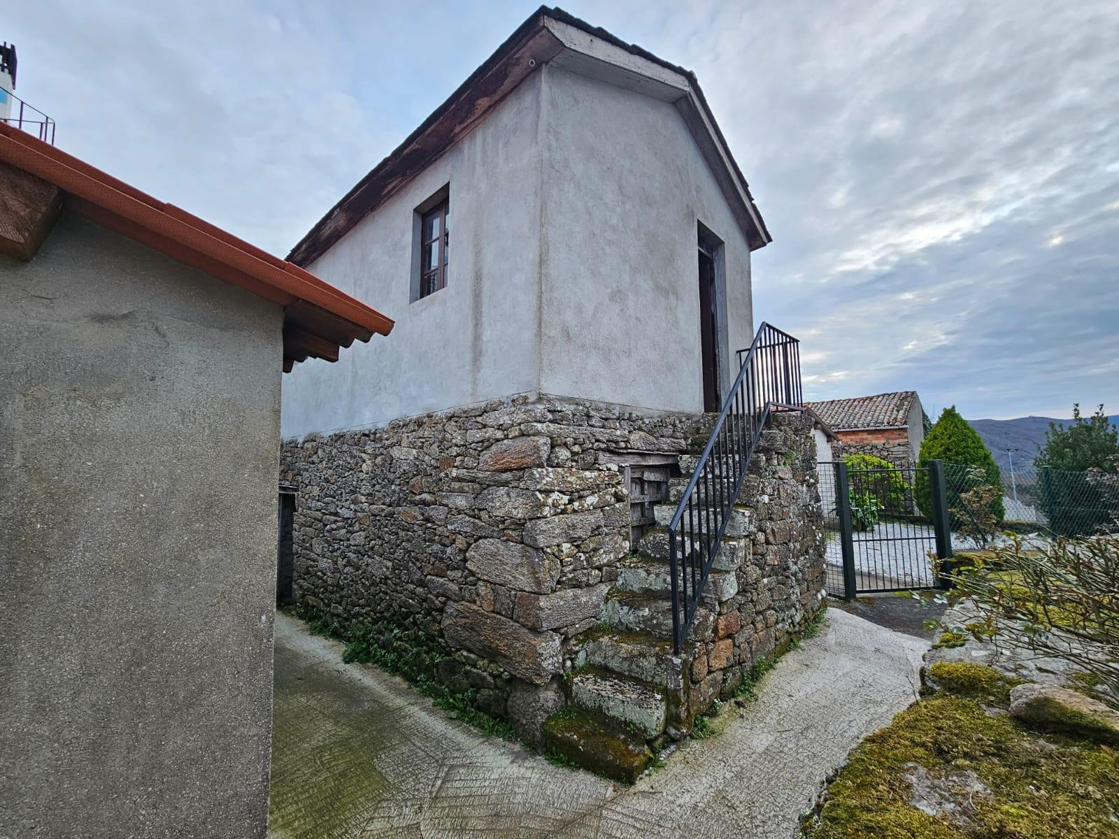 Preciosa casa para restaurar en la zona de Castro Caldelas