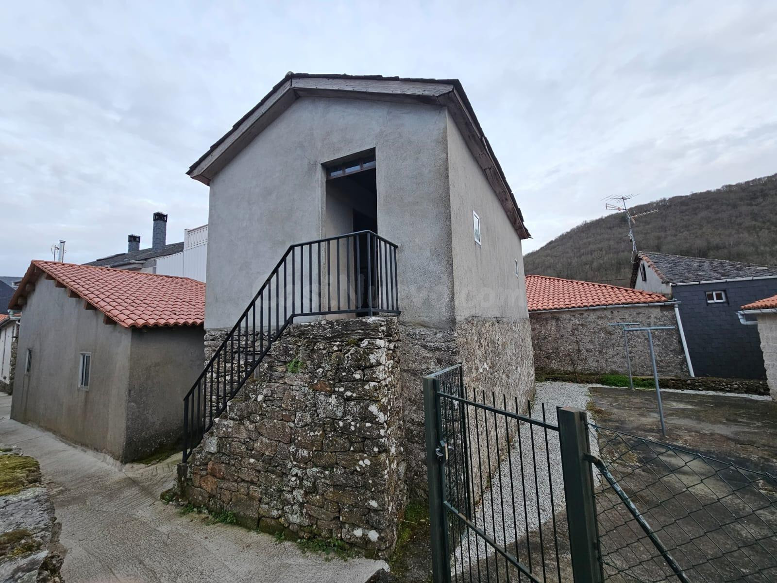 Preciosa casa para restaurar en la zona de Castro Caldelas - foto 4