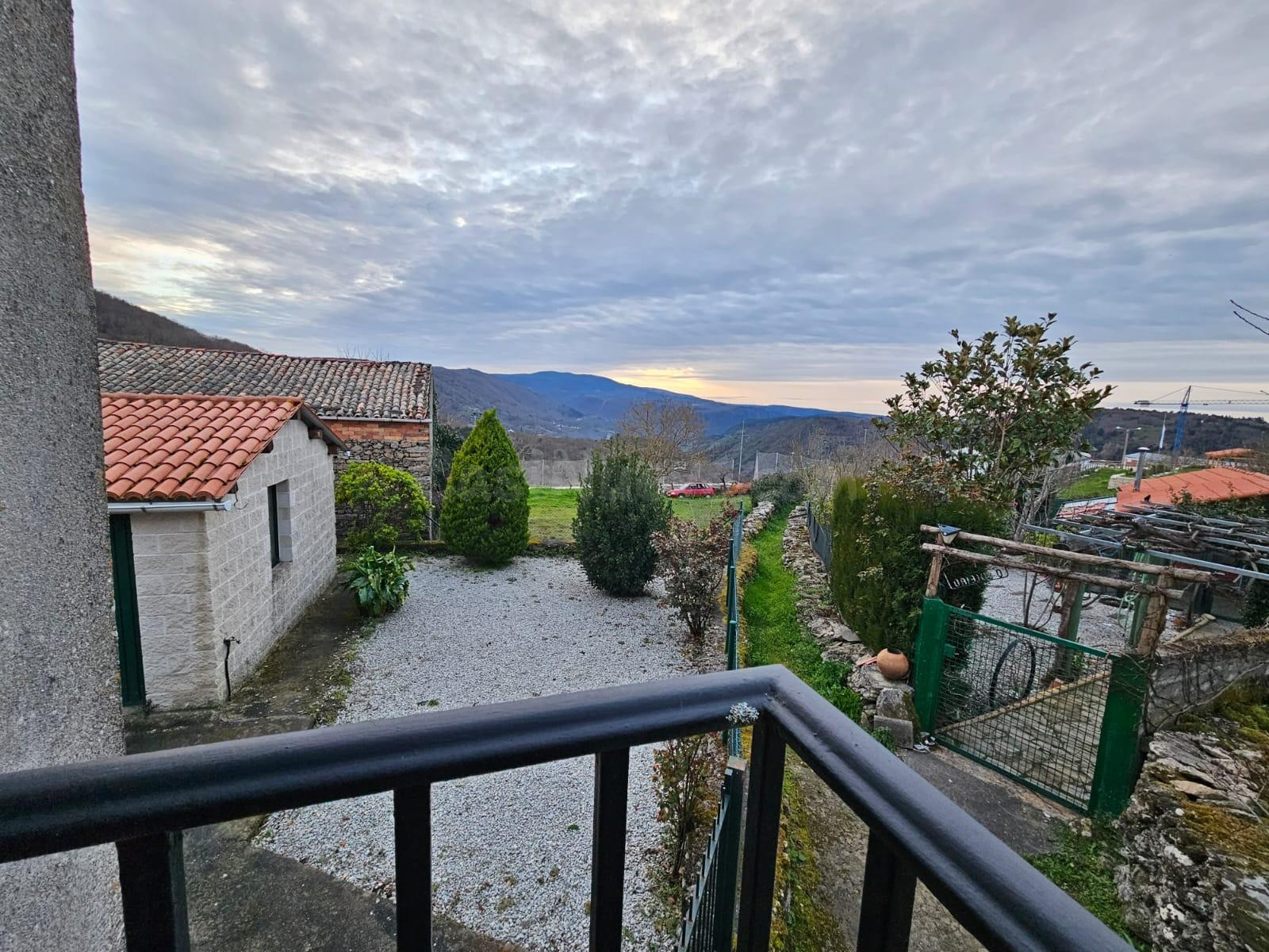Preciosa casa para restaurar en la zona de Castro Caldelas - foto 5