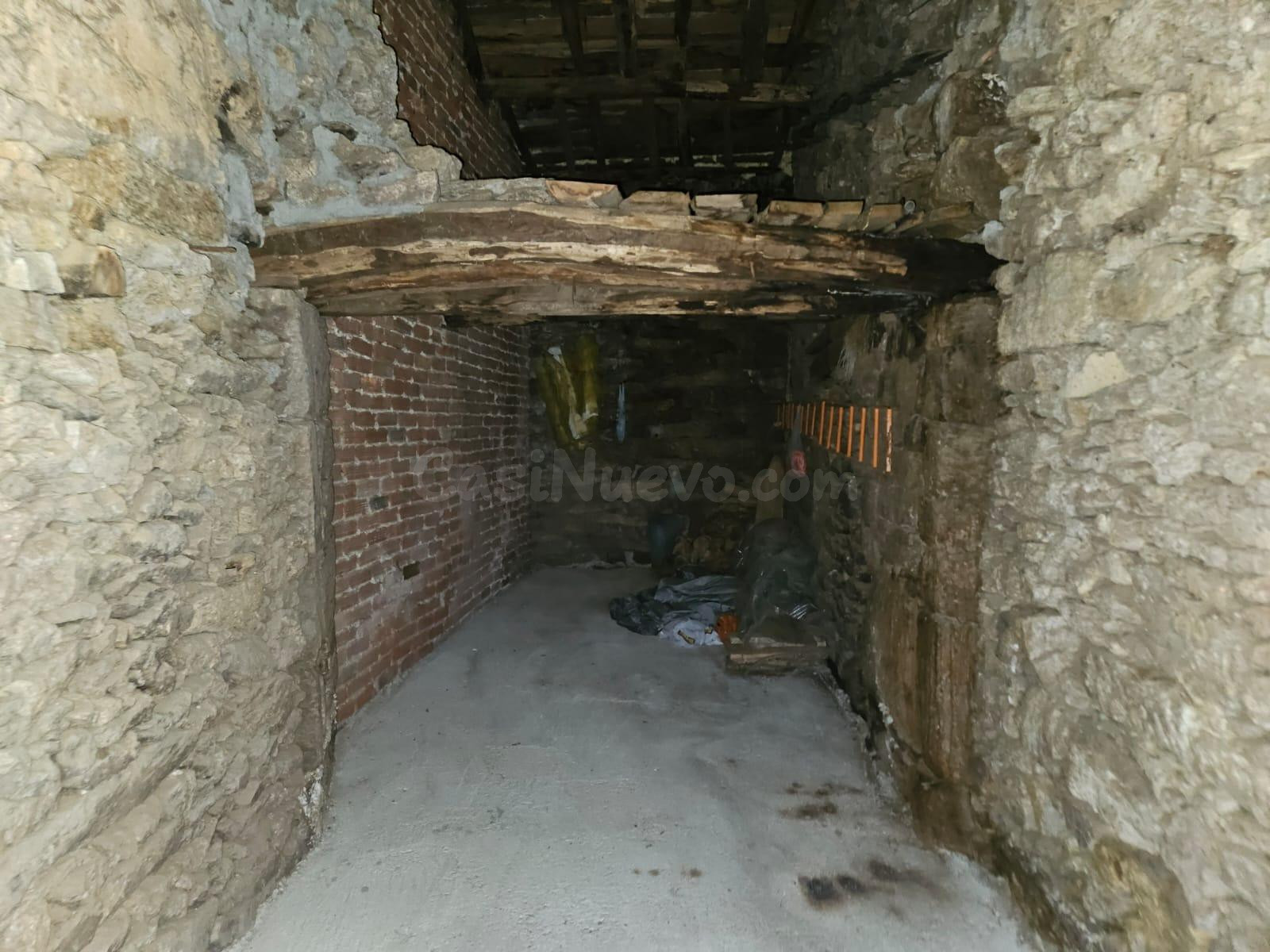 Se vende galpón en A Teixeira - Castro Caldelas - foto 2