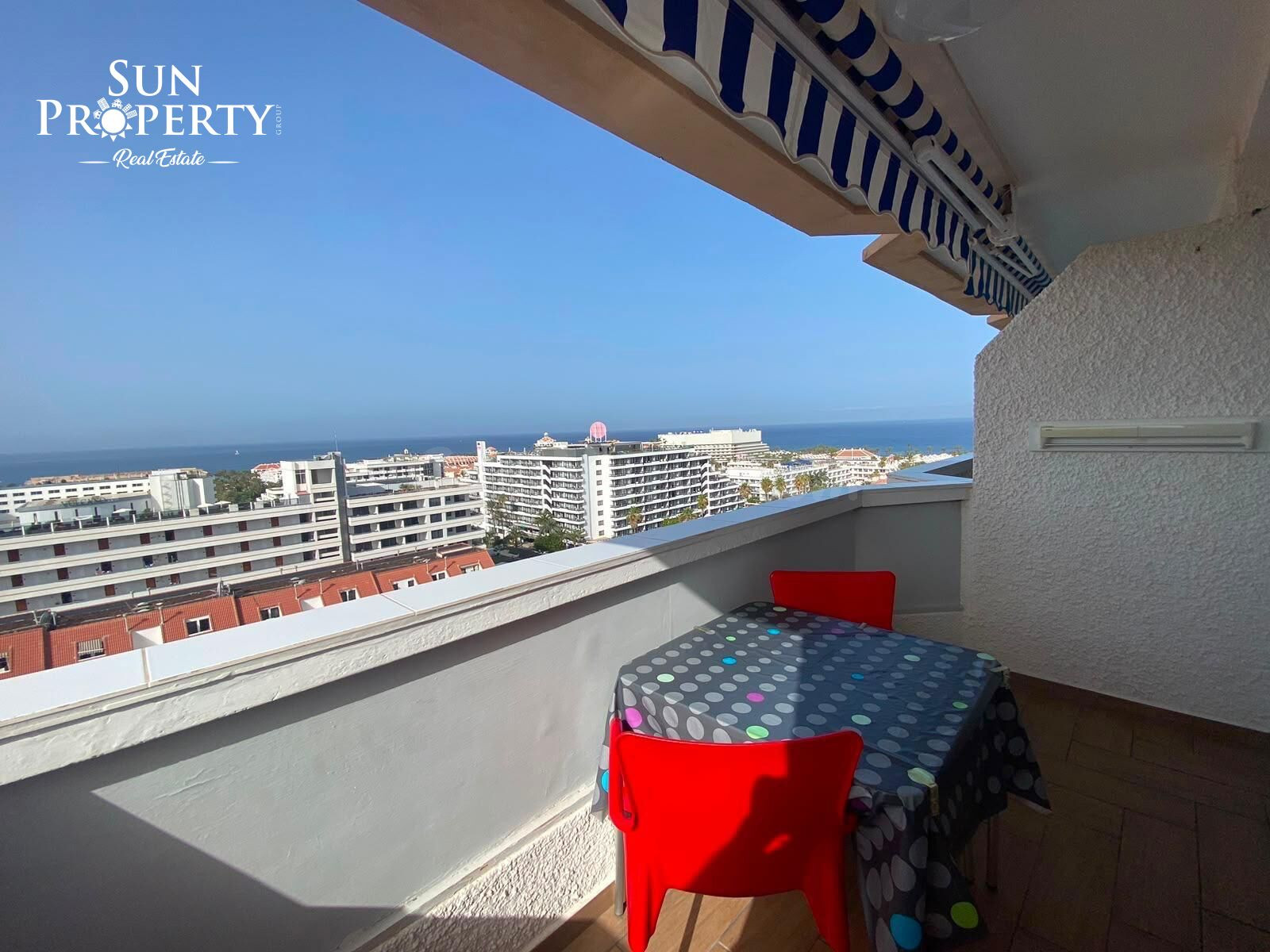 APARTAMENTO REFORMADO CON ESPECTACULARES VISTAS PANORAMICAS AL MAR – PLAYA DE LAS AMÉRICAS