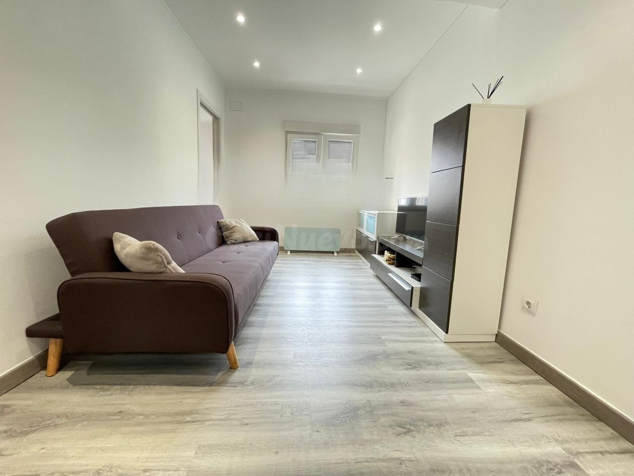 Piso Seminuevo en Veintiuno, Ourense - Oportunidad Única por €155.000