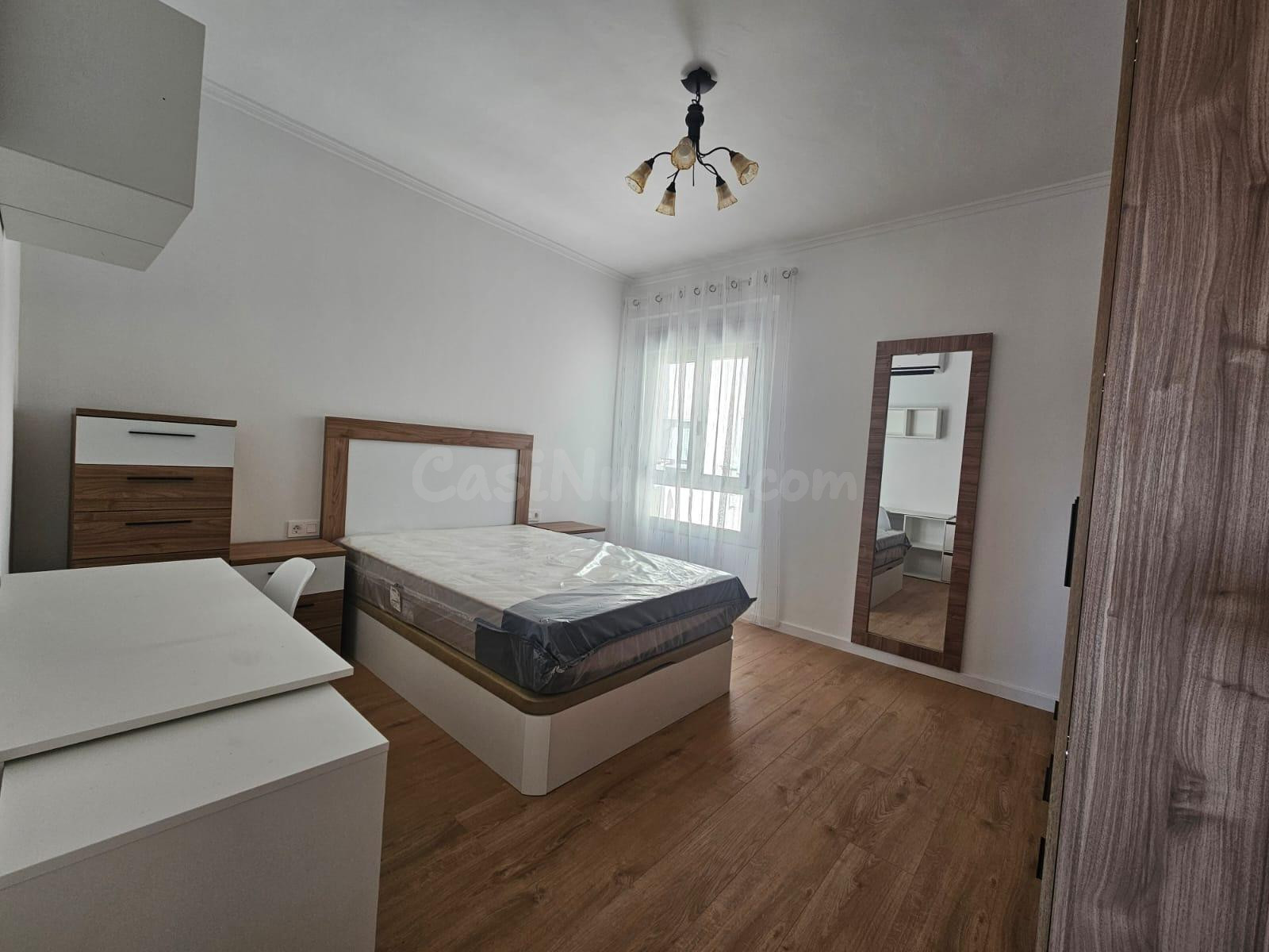 Amplia Habitación en Alquiler en Ourense  al lado estación AVE - ¡¡¡ESPECIAL ESTUDIANTES!!!-