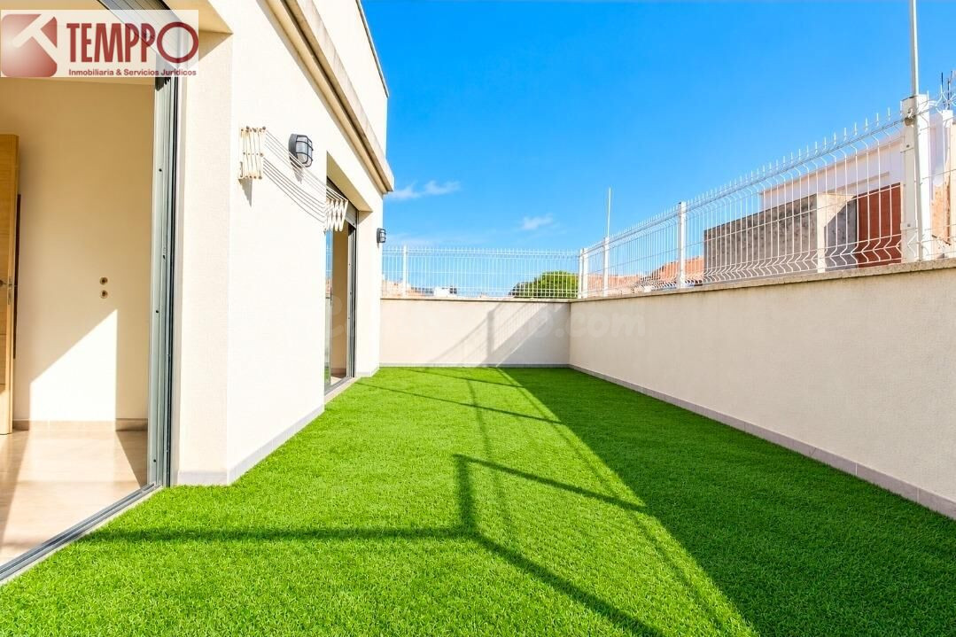 ÁTICO de 109 m2 con TERRAZA en el CENTRO de EL VENDRELL - foto 3