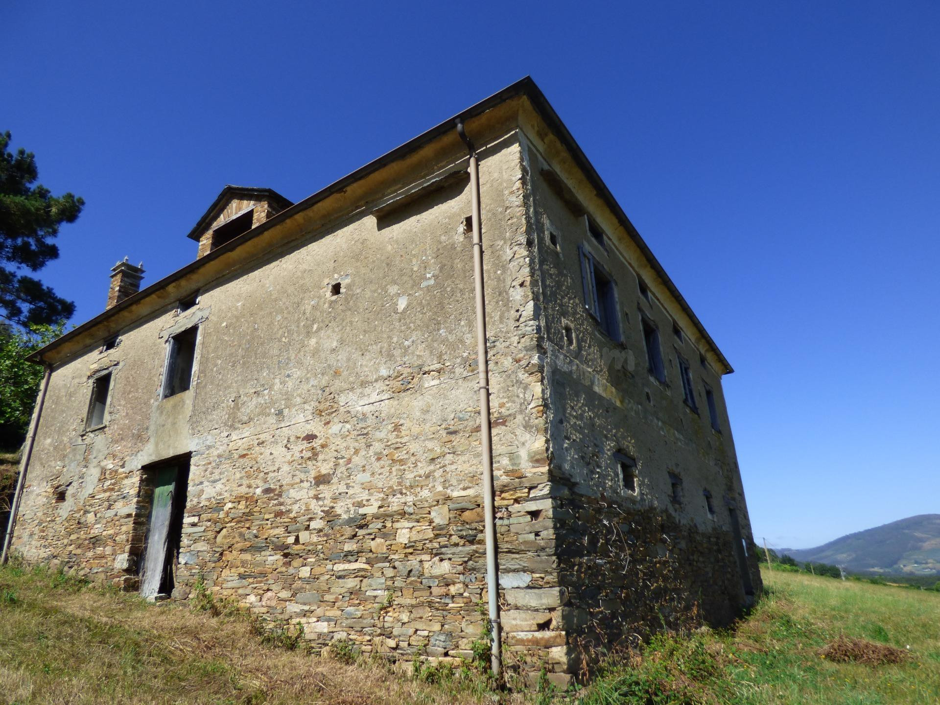 Majestuosa casona de piedra de 1890 con 6.500 m2 de finca en - foto 5