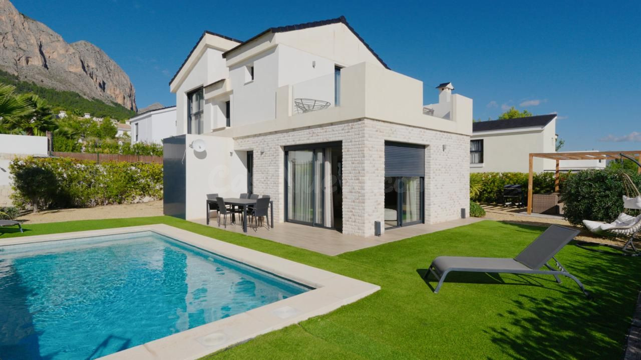 Villa 3 habitaciones 500m² en venta - Casco urbano
