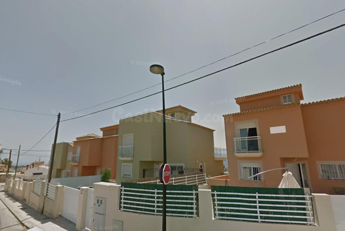Chalet adosado en venta en Avda Escandinavia L´Alfas del Pi - foto 2