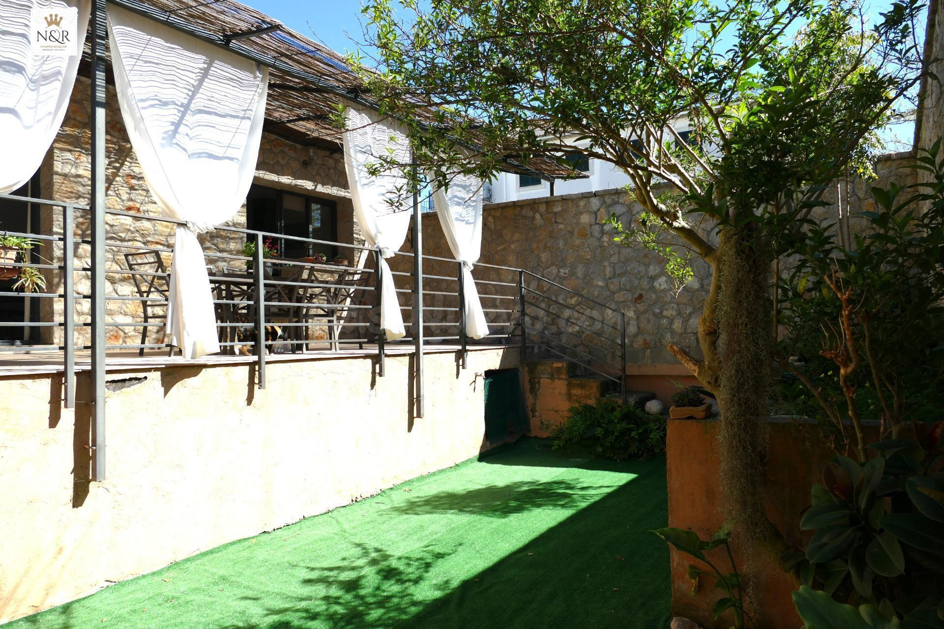 CASA UNIFAMILIAR CON JARDÍN Y GARAJE - foto 4
